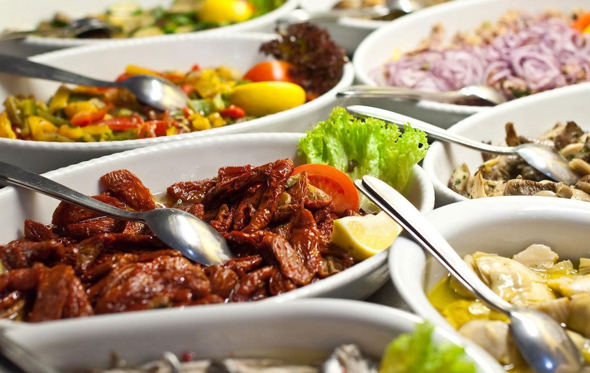 Acest ingredient care nu lipsește din nicio mâncare e la fel de nociv ca fumatul