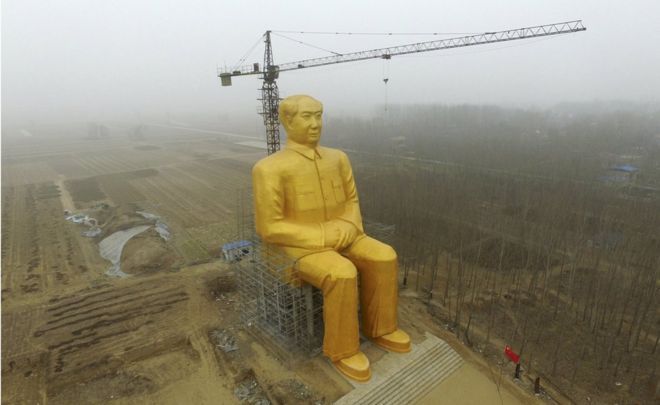 O statuie uriașă cu Mao a apărut într-un sat din China