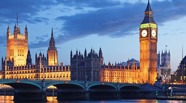 Vrei să te muţi în Marea Britanie? Cât costă să naşti şi să creşti un copil în această ţară 