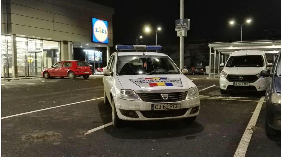 Poza care i-a revoltat pe şoferi: "Ne sfidează de la cel mai mic în grad, până la cel mai de sus"