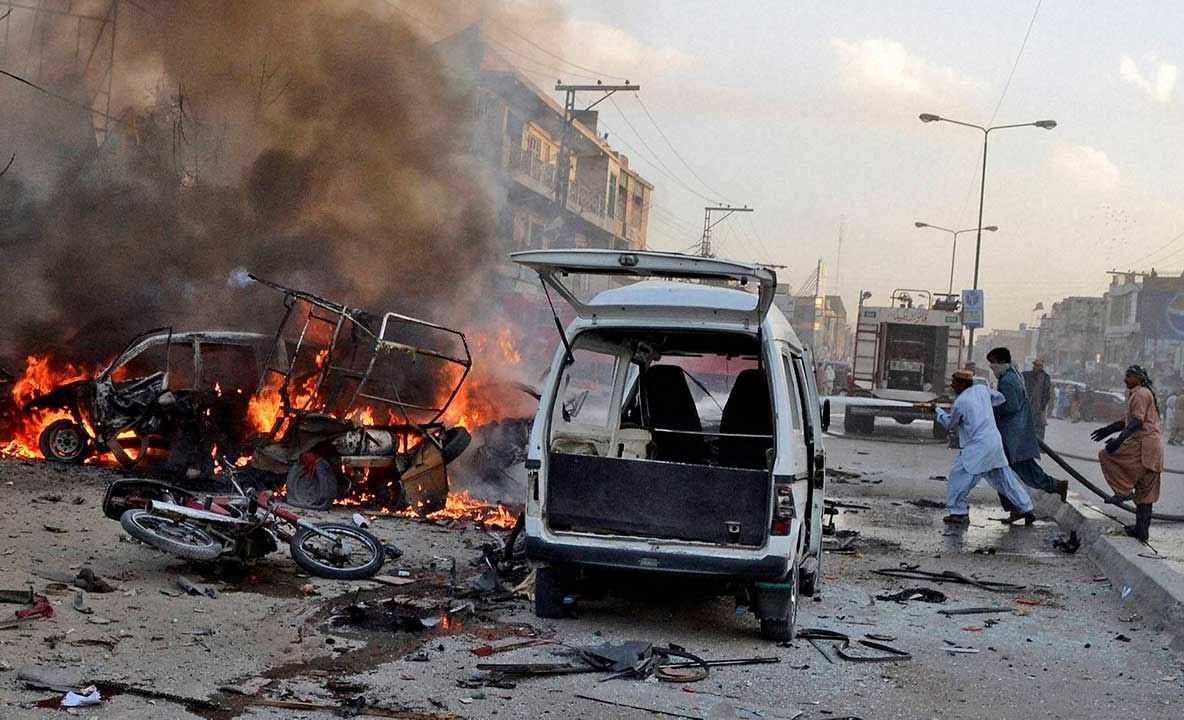 Atac cu bombă în Pakistan: Cel puţin 15 persoane au fost ucise