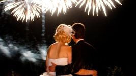 Au vrut să aibă artificii la nuntă. Nu se aşteptau, însă, la aşa ceva