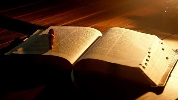 Cele mai mari mistere ale Bibliei. Care este numele lui Dumnezeu şi unde se află Grădina Edenului