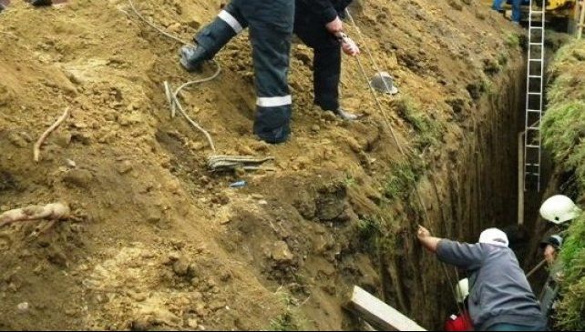 Săpa un şanţ pentru reţeaua de canalizare. Peste ce a dat? Polițiștii i-au întocmit dosar penal