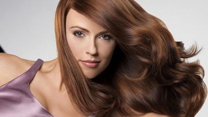 Cum să-ţi îngrijeşti corect părul vopsit. Greşeli pe care le faci fără să ştii