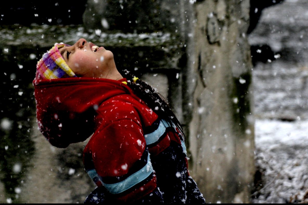 Zăpada ne poate afecta sănătatea. Cât de periculoși sunt, de fapt, fulgii de nea