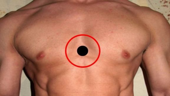 Este incredibil ce se întâmplă dacă apeși pe acest punct timp de un minut