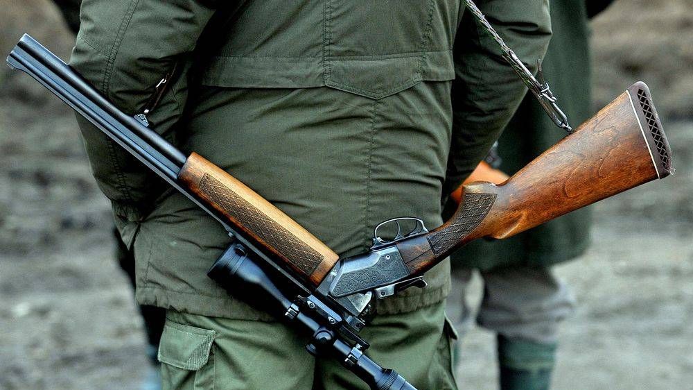 Vânătorul care l-a împușcat mortal pe primarul din Tătulești, pus sub control judiciar