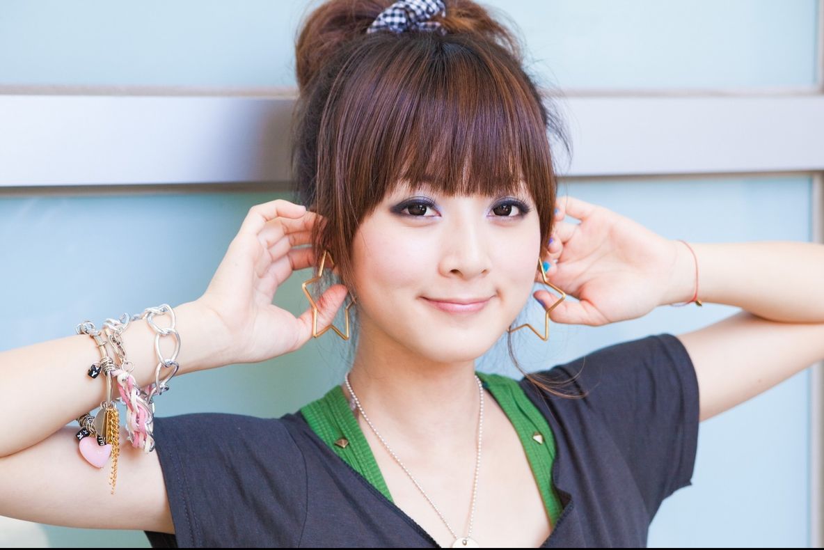 Tratamentul japonez anti-îmbătrânire. Te scapă de ridurile de pe față și gât