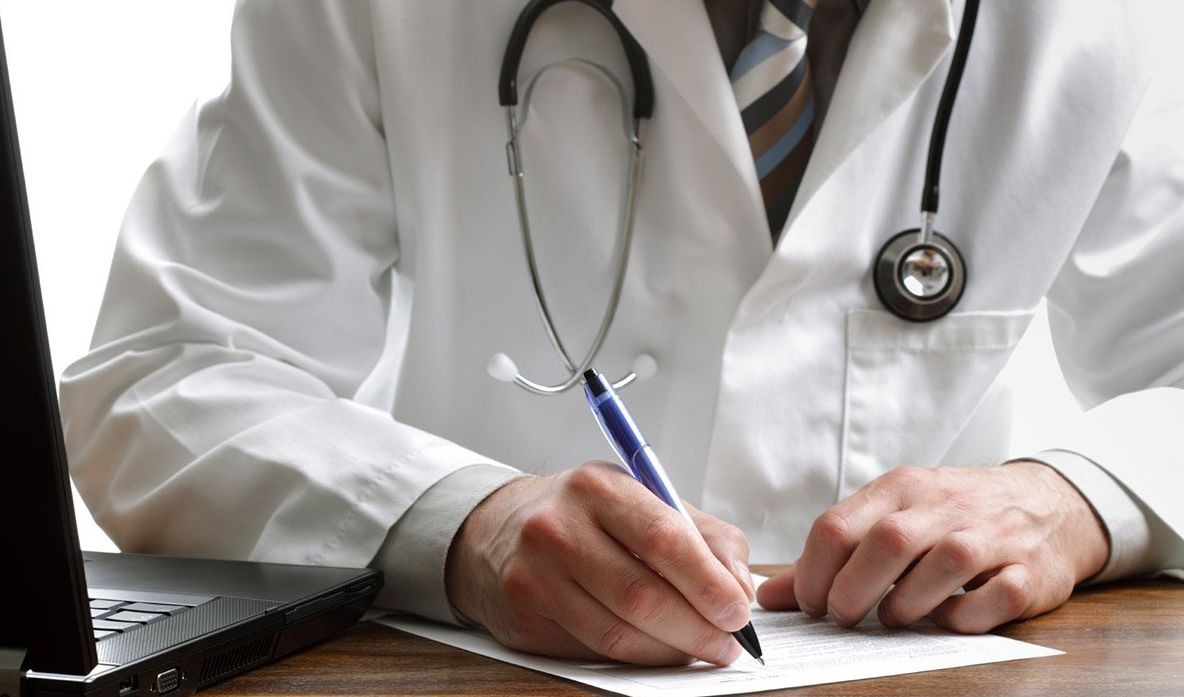 Negocieri salariale în sănătate. Medicii îi cer Guvernului să mărească salariile cu 25 la sută