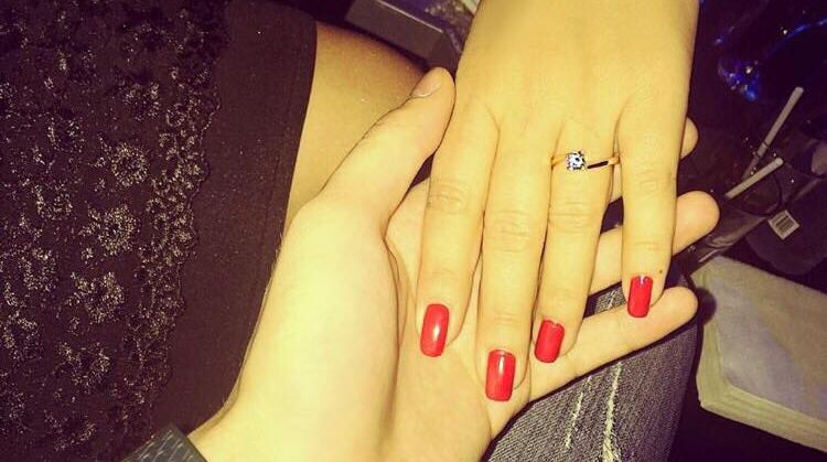 Nuntă în showbizul nostru. O vedetă a primit inelul de logodnă chiar în noaptea de Revelion 