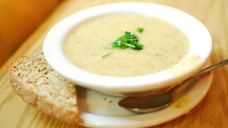 Studiu din SUA. Cum se prepară supa care este de 100 de ori mai puternică decât antibioticele