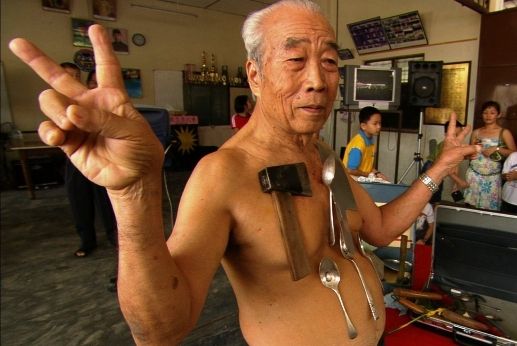 Cum afli dacă ai puteri supranaturale. 12 exerciţii pe care le poţi face acasă