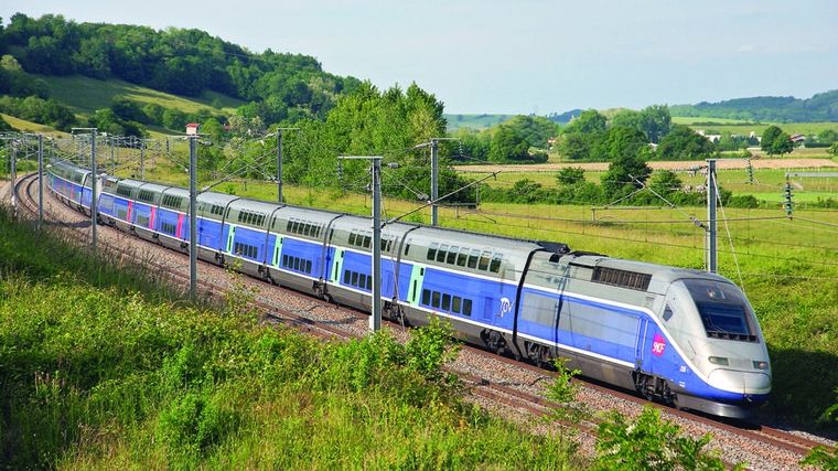 Până la 800 de pasageri blocaţi lângă Tours, în urma unui incendiu la bordul unui TGV Paris-Bordeaux