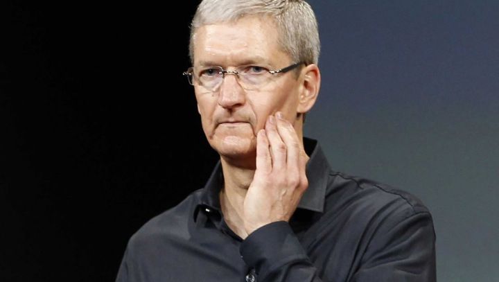 Şeful Apple promite să nu cedeze în bătălia cu FBI