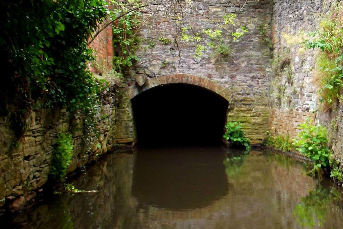 Misterele istoriei. Tunelurile secrete ale Bucureştiului