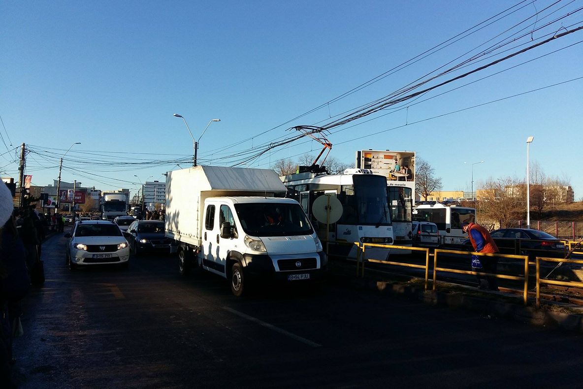 Accident grav pe linia tramvaiului 41. Traficul, blocat pentru zeci de minute