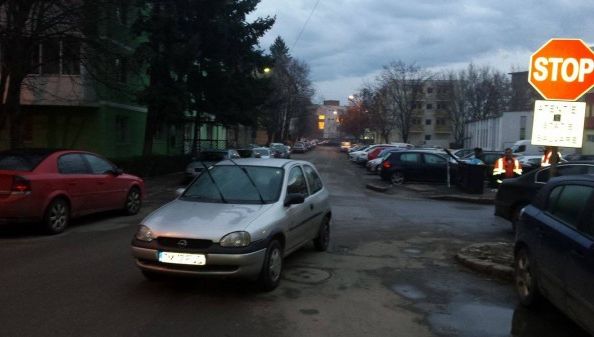 Cum a blocat o şoferiţă mai multe ambulanţe, o noapte întreagă - FOTO