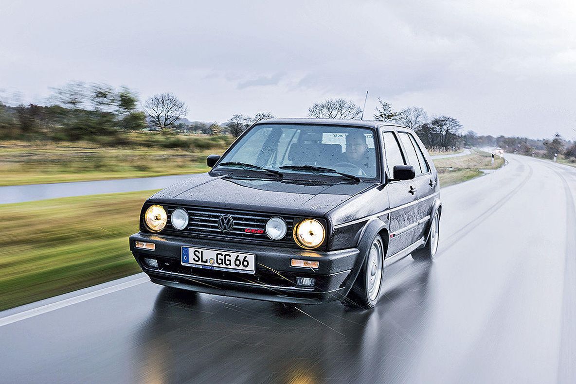 Acestea sunt maşinile după care întorceam capul în copilărie. Acum ni le permitem, dar nu le vrem