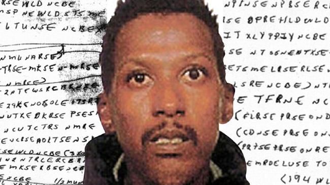 A fost găsit mort în lanul de porumb, cu două hârtii asupra sa. Mesajul a schimbat cursul anchetei