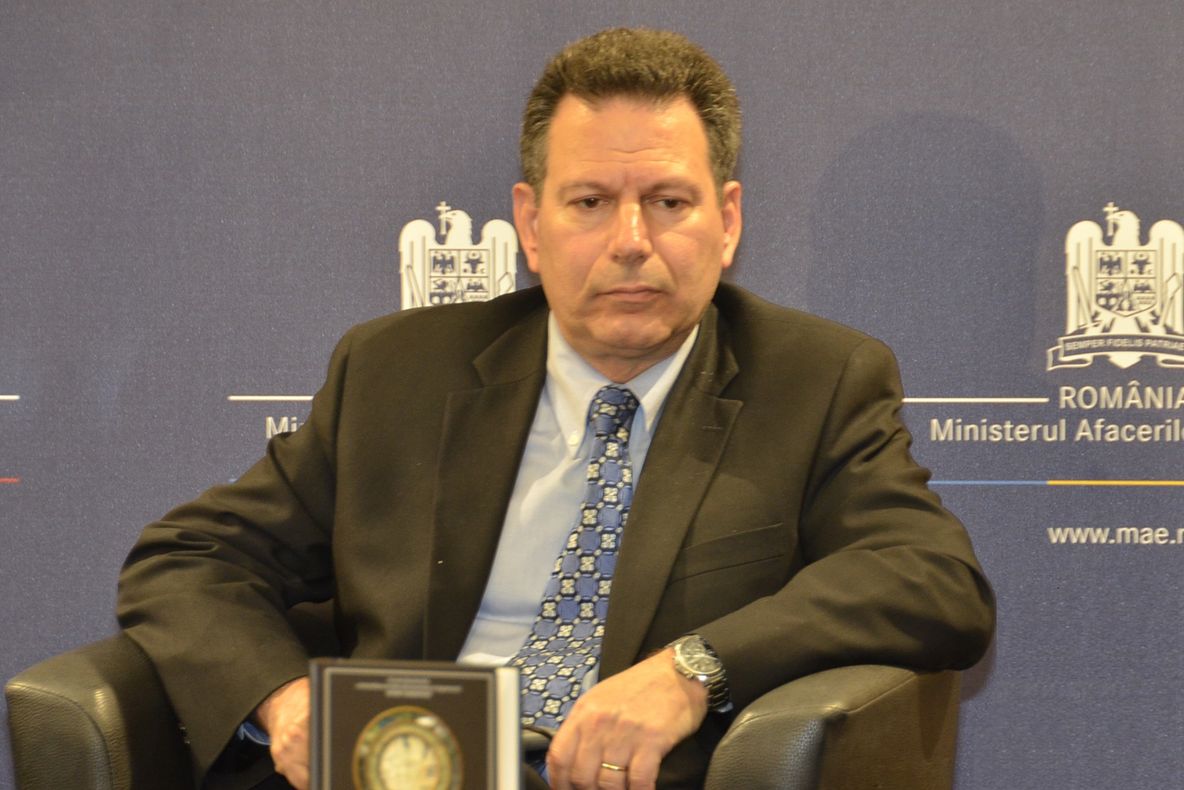 Robert D. Kaplan: România se descurcă surprinzător de bine. Politica, economia, la nivel foarte bun