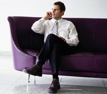 De ce nu e bine să stăm picior peste picior