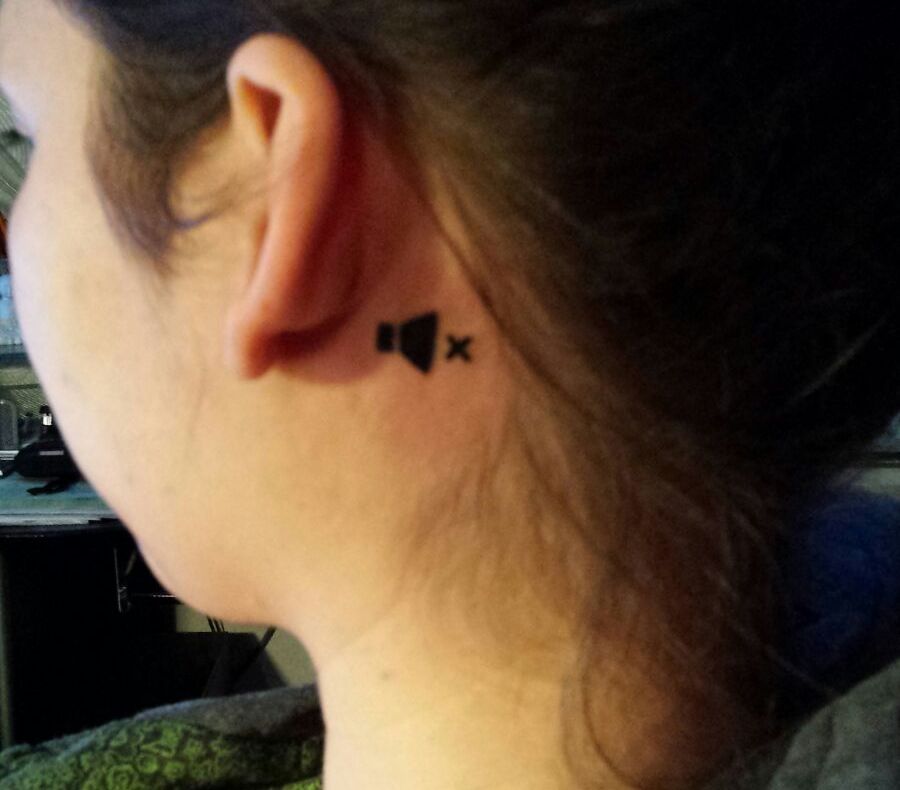 I-au văzut acest mic tatuaj, dar nu au știut ce înseamnă. Explicația este foarte tristă