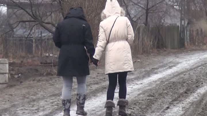 DRAMĂ cumplită. Două fetiţe erau ţinute în sclavie în casa părinţilor 