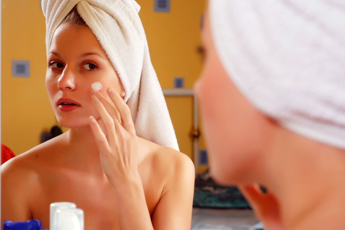 Cum să scapi de coșurile sub piele. Iată care sunt cele mai eficiente soluții!