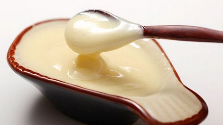 O singură linguriţă din acest amestec te scapă de 10 kg într-o lună. Iată reţeta