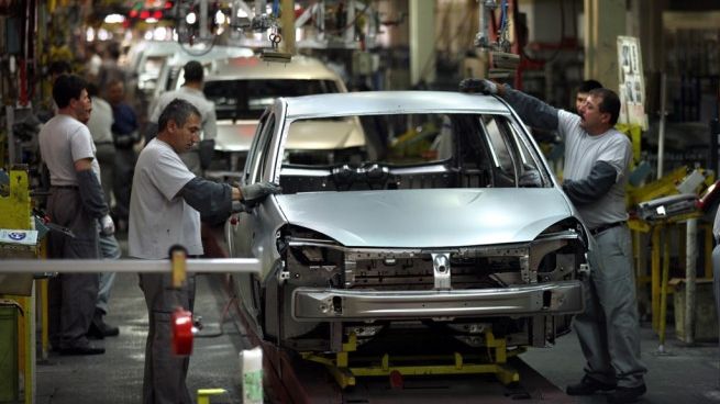 Angajaţii Dacia ies în stradă. Au anunţat un miting pe 7 martie, la Mioveni