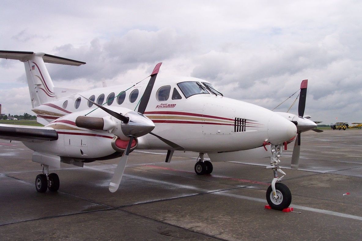 Două avioane s-au ciocnit în aer şi s-au prăbuşit în Oceanul Pacific. Trei persoane dispărute 