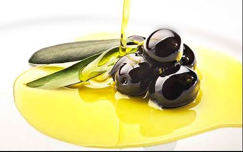 De ce trebuie să consumi o lingură de ulei de măsline în fiecare dimineaţă