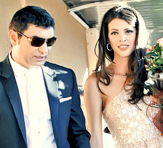 Incredibil! Dragostea Alinei pentru Borcea n-are limite. Ce TATUAJ şi-a făcut pe spate