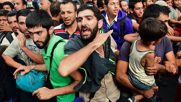 SUMMIT. UE și Turcia încearcă să încheie acordul pe tema refugiaților. Ce spun Merkel și Davutoglu