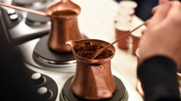 Adevărul despre cafeaua la ibric pe care românii nu vor să îl știe. Mai consumăm?