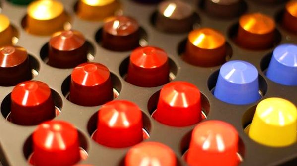 Oraşul care interzice paharele de cafea de unică folosinţă