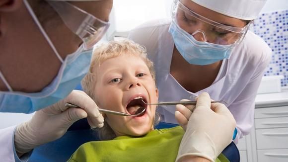 Cariile sunt o problemă tot mai des întalnită în randul copiilor 