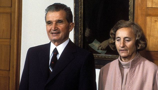 Cum a fost păcălit Ceauşescu de angajaţi, speculând teama lui de boală. Ce au reuşit să împiedice 