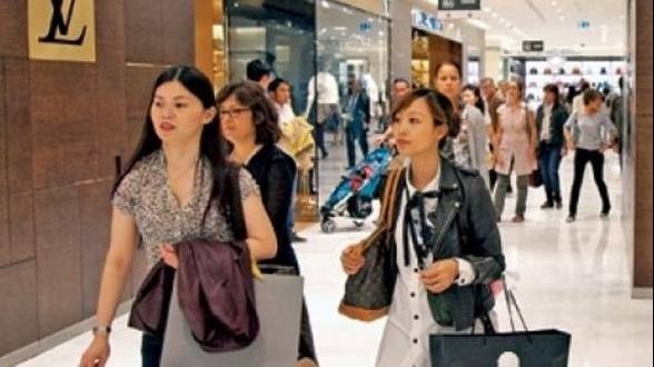 Aproape jumătate din produsele de lux din lume au ajuns în China în 2015