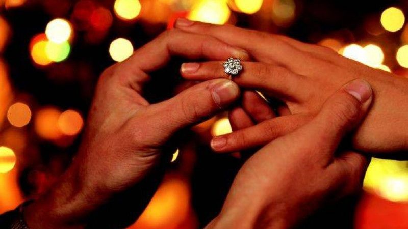 Un clip cu o cerere în căsătorie, publicat pe pagina de Facebook a Poliţiei Române. Care e motivul