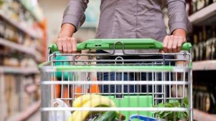 Panică într-un magazin din Arad. Totul s-a petrecut în faţa unei fetiţe de 3 ani