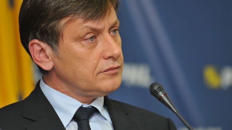 Antonescu, sfat pentru PNL: Uneori nu e nicio rușine să fii izolat într-un anumit peisaj politic 