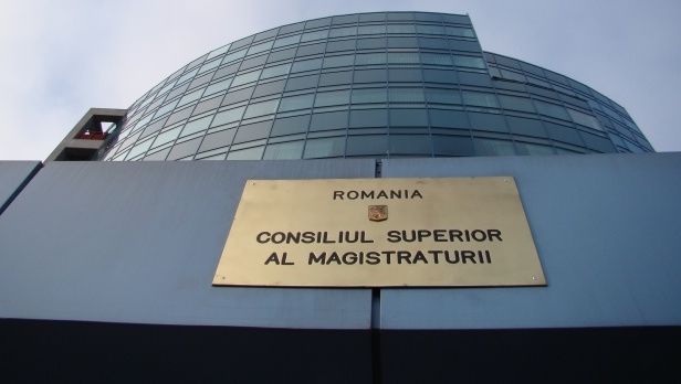 CSM: Dosarele de mare corupție, aflate pe rolul instanțelor, "înregistrează o creștere constantă"