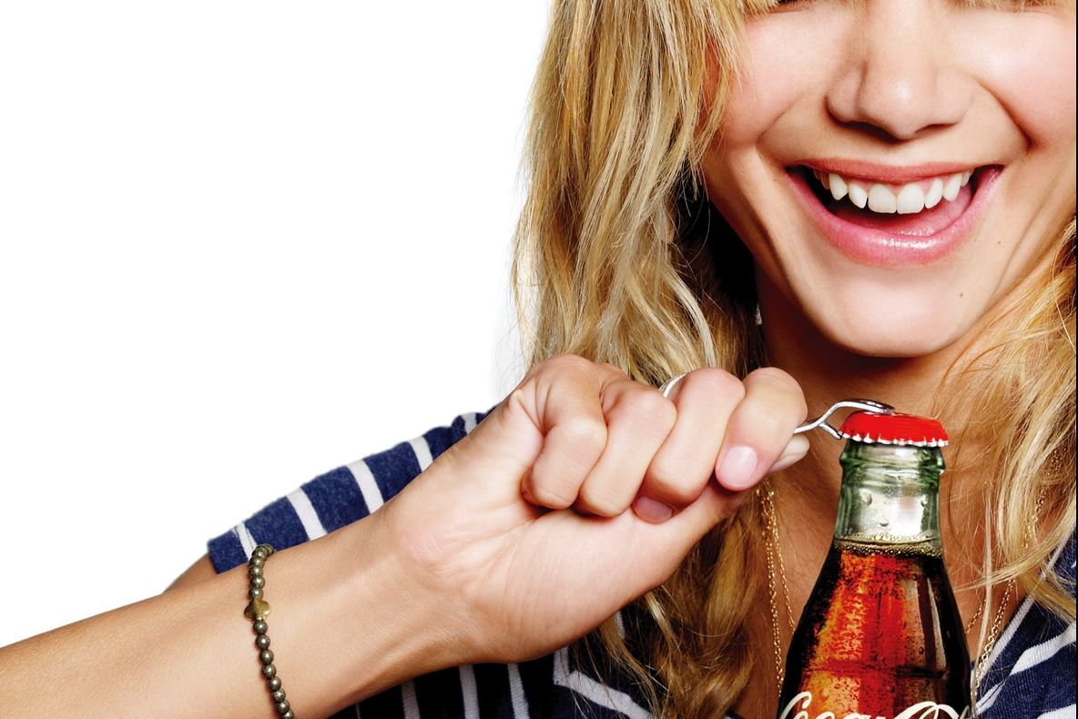 De ce e mai bună Cola dacă o bei din sticlă? Nu te așteptai la asta