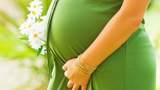 Cele mai ciudate superstiţii. De ce au interzis femeile însărcinate să lovească pisicile cu piciorul