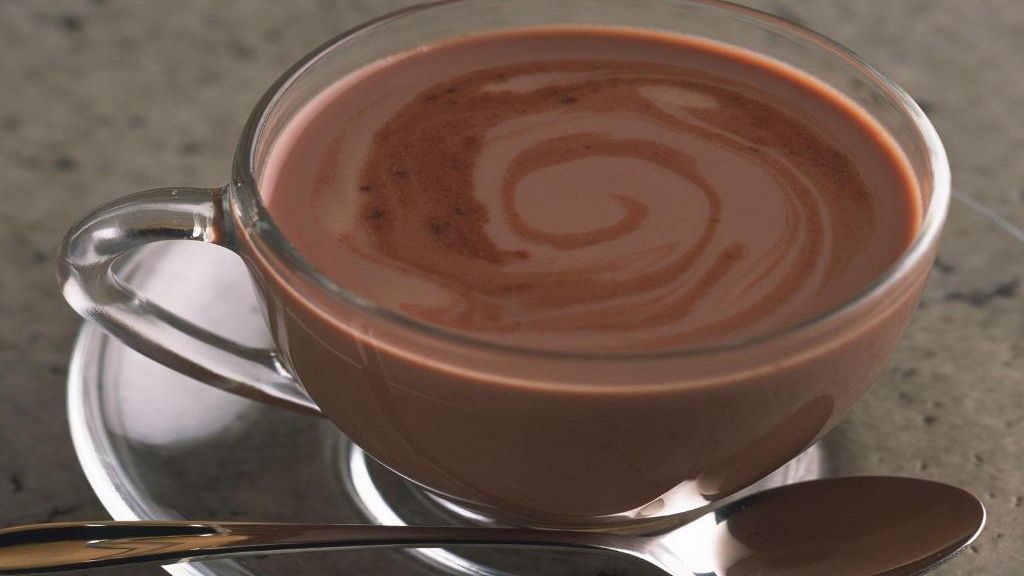 Aşa faci cea mai bună ciocolată caldă din ingrediente sănătoase şi ieftine