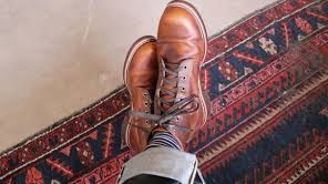 Stai încălțat în casă? Iată ce bacterie periculoasă poți contacta