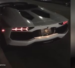 Poliţiştii au oprit un Lamborghini de 300.000 €. Când au văzut cine e şoferul, agenţii au ÎNCREMENIT
