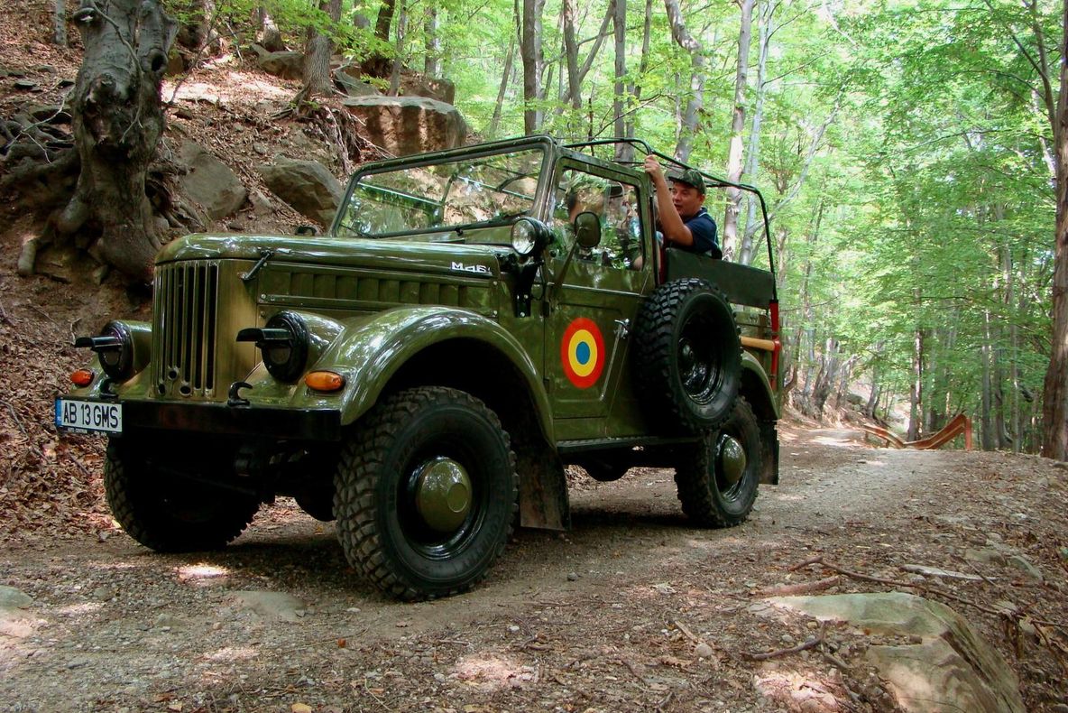 Iată maşinile off-road pe care românii le-au fabricat în secret pentru Ceauşescu! Ţinute ascunse